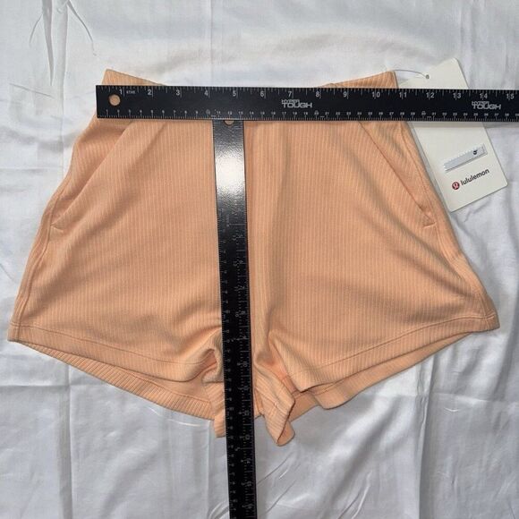 NWT Lululemon Ribbed Softstreme High Rise Short Size 0 2” Peach Bellini - Picture 2 of 5